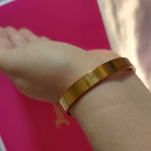 Michael Kors Turnlock Bracelet - Picture 2 of 5